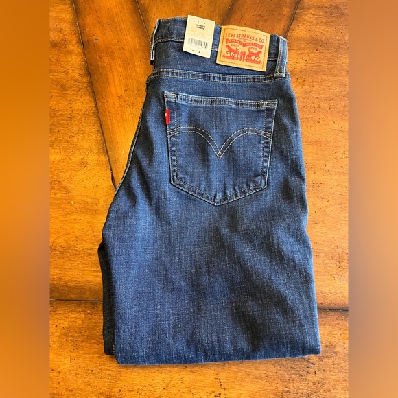 NWT Levi Women’s Boyfriend hypersoft jeans W27 / L27 - Picture 4 of 4